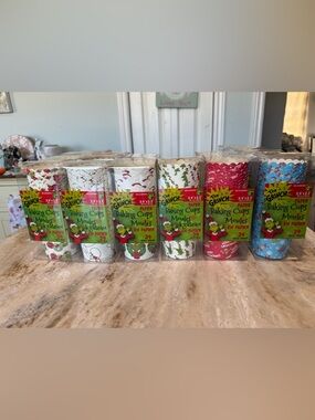 Grinch Baking Cups - 24 Pack
